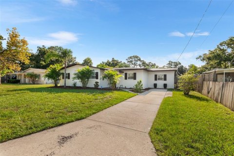 House in Tampa, Florida 3 bedrooms, 177.81 sq.m. № 1848597 - photo 2