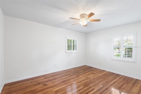 House in Tampa, Florida 3 bedrooms, 177.81 sq.m. № 1848597 - photo 27