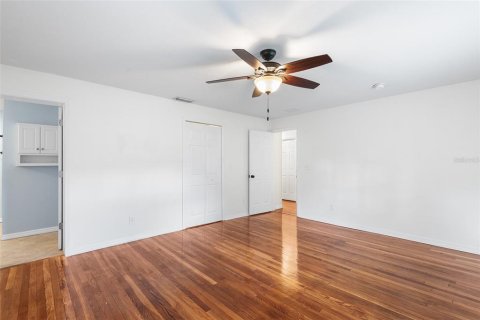House in Tampa, Florida 3 bedrooms, 177.81 sq.m. № 1848597 - photo 21