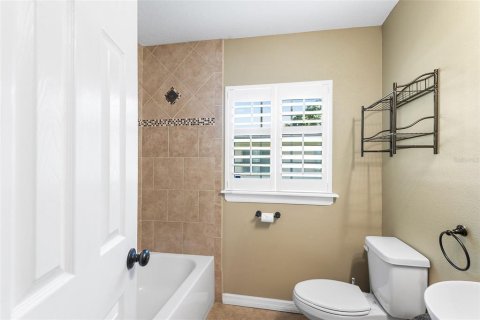 House in Tampa, Florida 3 bedrooms, 177.81 sq.m. № 1848597 - photo 29
