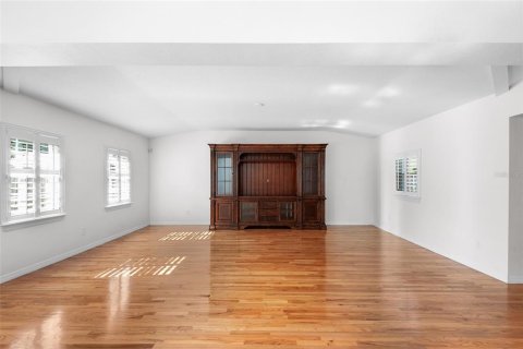 House in Tampa, Florida 3 bedrooms, 177.81 sq.m. № 1848597 - photo 15