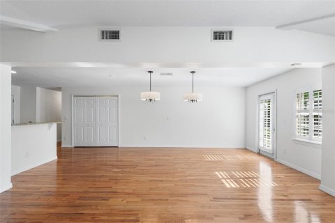 House in Tampa, Florida 3 bedrooms, 177.81 sq.m. № 1848597 - photo 12