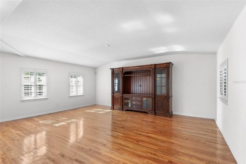 House in Tampa, Florida 3 bedrooms, 177.81 sq.m. № 1848597 - photo 14