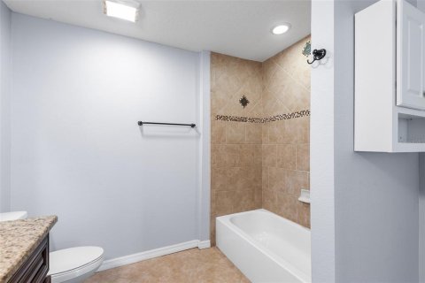 House in Tampa, Florida 3 bedrooms, 177.81 sq.m. № 1848597 - photo 23