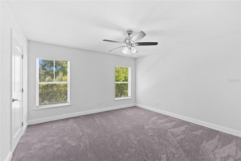 Commercial property in Tampa, Florida 12 bedrooms, 748.79 sq.m. № 2384107 - photo 15