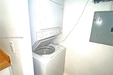 Copropriété à louer à Hollywood, Floride: 2 chambres, 129.97 m2 № 1981848 - photo 26