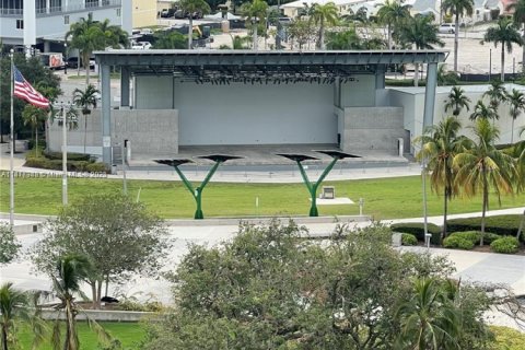 Copropriété à louer à Hollywood, Floride: 2 chambres, 129.97 m2 № 1981848 - photo 1