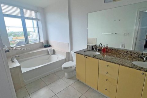 Copropriété à louer à Hollywood, Floride: 2 chambres, 129.97 m2 № 1981848 - photo 16