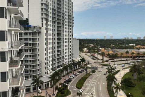 Copropriété à louer à Hollywood, Floride: 2 chambres, 129.97 m2 № 1981848 - photo 14