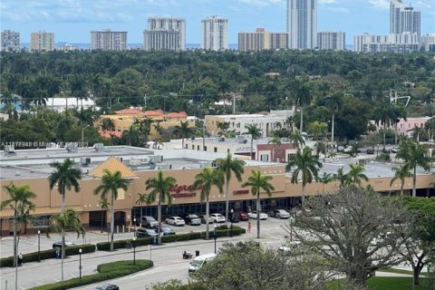 Copropriété à louer à Hollywood, Floride: 2 chambres, 129.97 m2 № 1981848 - photo 10