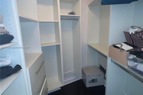 Copropriété à louer à Hollywood, Floride: 2 chambres, 129.97 m2 № 1981848 - photo 20