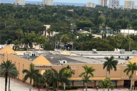 Copropriété à louer à Hollywood, Floride: 2 chambres, 129.97 m2 № 1981848 - photo 6