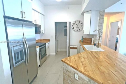 Copropriété à louer à Hollywood, Floride: 2 chambres, 129.97 m2 № 1981848 - photo 5