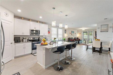 House in Zephyrhills, Florida 3 bedrooms, 156.08 sq.m. № 1789866 - photo 3