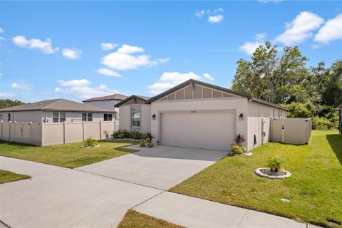 House in Zephyrhills, Florida 3 bedrooms, 156.08 sq.m. № 1789866 - photo 8