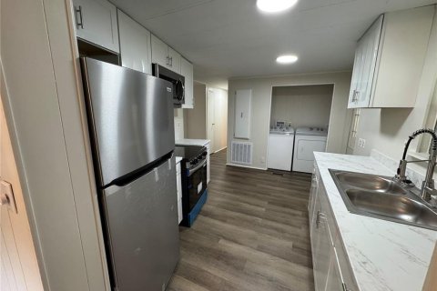 Apartamento en alquiler en Floral City, Florida, 2 dormitorios, 98.1 m2 № 1901802 - foto 11