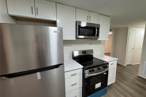 Apartamento en alquiler en Floral City, Florida, 2 dormitorios, 98.1 m2 № 1901802 - foto 12