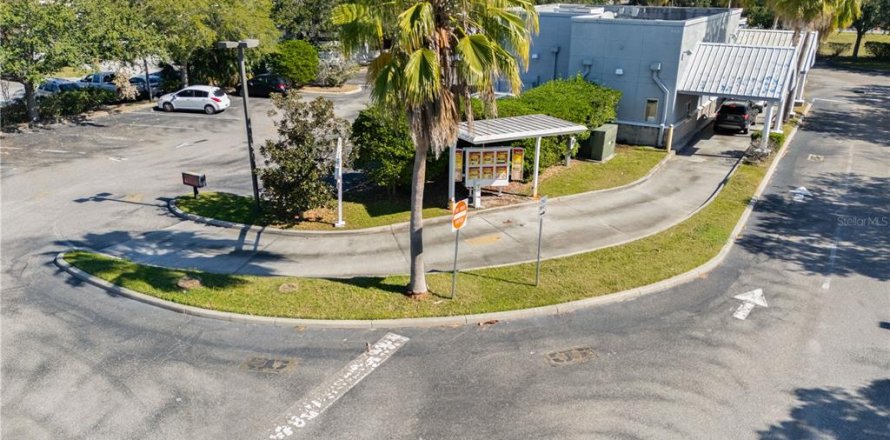 Commercial property in Orlando, Florida 376.72 sq.m. № 2115174