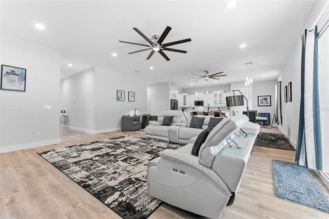 Villa ou maison à vendre à Tampa, Floride: 4 chambres, 212.93 m2 № 2151574 - photo 11