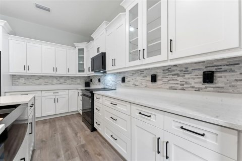 Villa ou maison à vendre à Tampa, Floride: 4 chambres, 212.93 m2 № 2151574 - photo 14