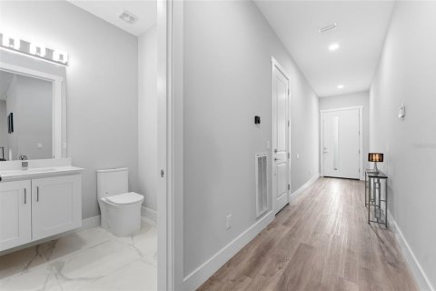 Villa ou maison à vendre à Tampa, Floride: 4 chambres, 212.93 m2 № 2151574 - photo 8