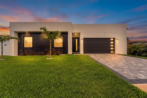 Villa ou maison à Tampa, Floride 4 chambres, 212.93 m2 № 2151574