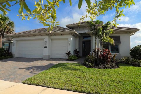 House in Port St. Lucie, Florida 3 bedrooms, 219.99 sq.m. № 2280738