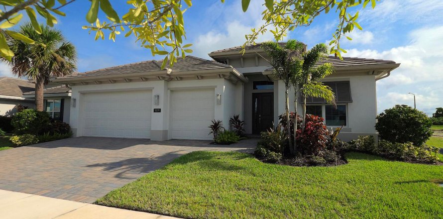 House in Port St. Lucie, Florida 3 bedrooms, 219.99 sq.m. № 2280738