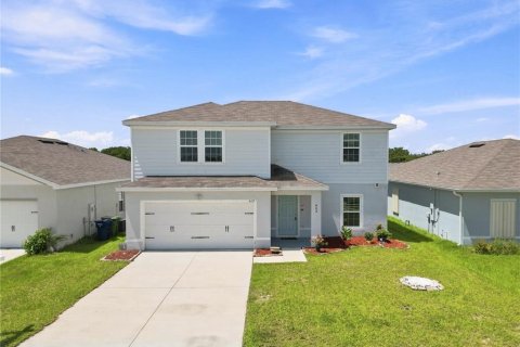 House in Winter Haven, Florida 4 bedrooms, 213.68 sq.m. № 2308636