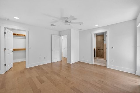 Townhouse in Winter Park, Florida 3 bedrooms, 188.59 sq.m. № 2215873 - photo 21