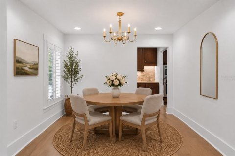 Townhouse in Winter Park, Florida 3 bedrooms, 188.59 sq.m. № 2215873 - photo 4