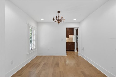 Townhouse in Winter Park, Florida 3 bedrooms, 188.59 sq.m. № 2215873 - photo 5