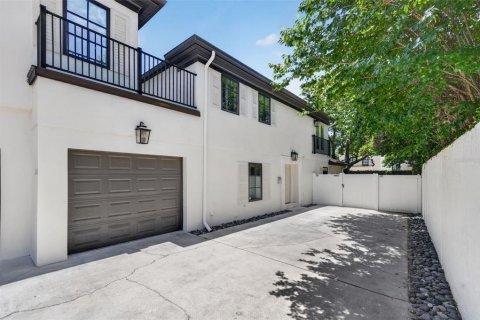 Townhouse in Winter Park, Florida 3 bedrooms, 188.59 sq.m. № 2215873 - photo 3