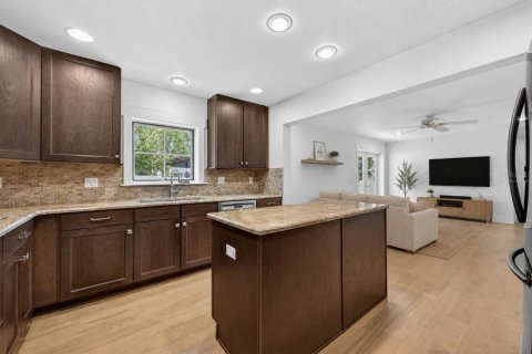 Townhouse in Winter Park, Florida 3 bedrooms, 188.59 sq.m. № 2215873 - photo 14