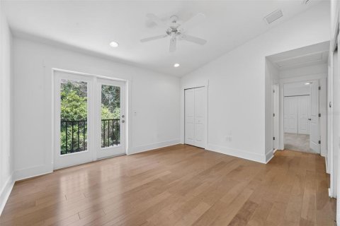 Townhouse in Winter Park, Florida 3 bedrooms, 188.59 sq.m. № 2215873 - photo 25