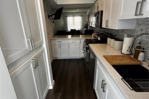 Adosado en alquiler en Coral Springs, Florida, 2 dormitorios, 112.69 m2 № 1949056 - foto 2