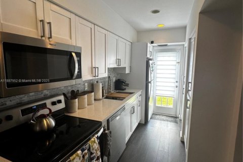 Adosado en alquiler en Coral Springs, Florida, 2 dormitorios, 112.69 m2 № 1949056 - foto 5