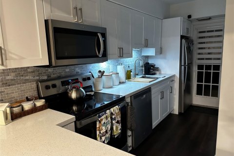 Adosado en Coral Springs, Florida 2 dormitorios, 112.69 m2 № 1949056