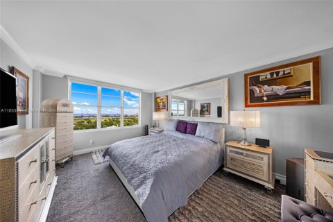 Condominio en venta en Miami Beach, Florida, 2 dormitorios, 110.55 m2 № 1863910 - foto 18