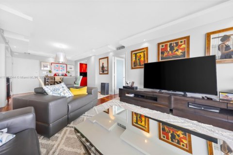 Condominio en venta en Miami Beach, Florida, 2 dormitorios, 110.55 m2 № 1863910 - foto 11