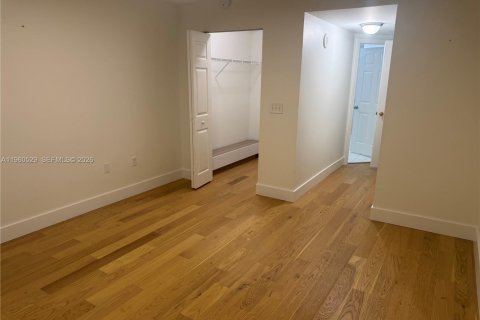 Condo in Sunny Isles Beach, Florida, 2 bedrooms  № 2042701 - photo 6