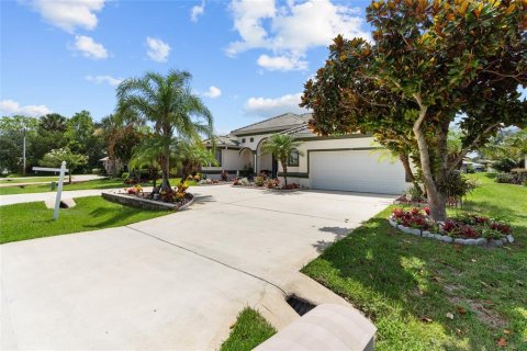 House in Palm Coast, Florida 4 bedrooms, 238.67 sq.m. № 1840631 - photo 4