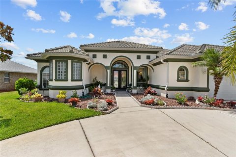 House in Palm Coast, Florida 4 bedrooms, 238.67 sq.m. № 1840631 - photo 1