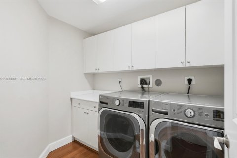 Купить кондоминиум в Форт-Лодердейл, Флорида 3 спальни, 212.56м2, № 2001934 - фото 30