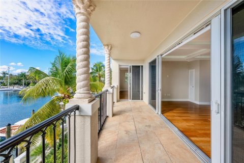 Купить кондоминиум в Форт-Лодердейл, Флорида 3 спальни, 212.56м2, № 2001934 - фото 9