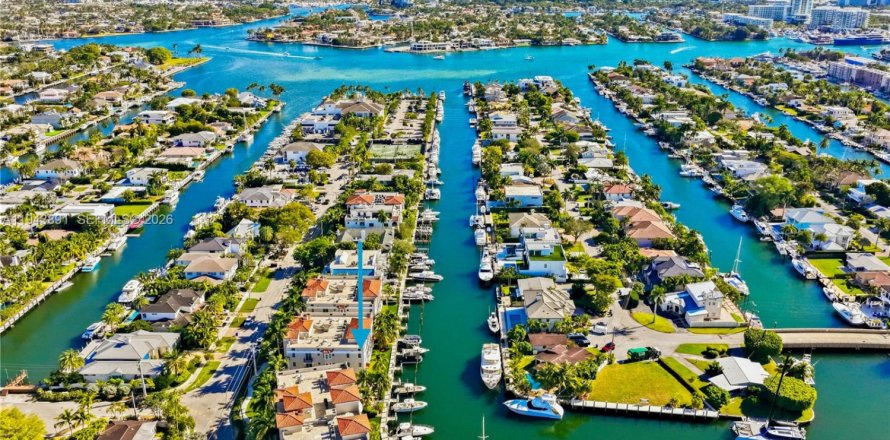 Кондоминиум с 3 спальнями в Форт-Лодердейл, Флорида № 2001934