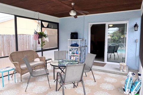 House in Port St. Lucie, Florida 3 bedrooms, 133.78 sq.m. № 2173478 - photo 11