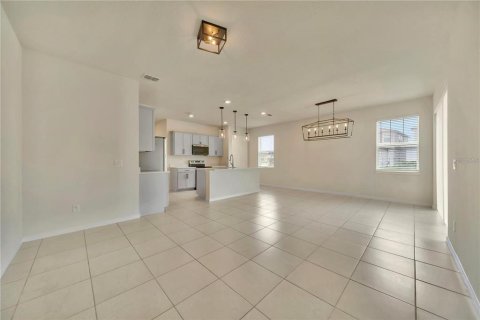 Casa en alquiler en Kissimmee, Florida, 4 dormitorios, 146.79 m2 № 1904193 - foto 3