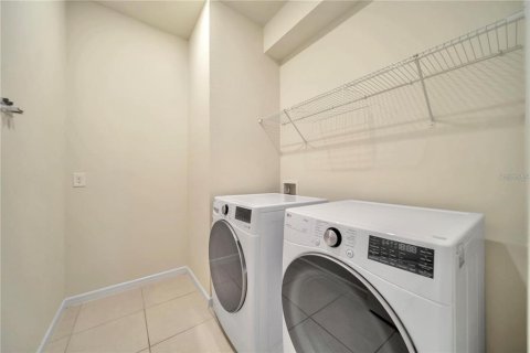 Casa en alquiler en Kissimmee, Florida, 4 dormitorios, 146.79 m2 № 1904193 - foto 7