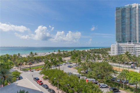 Condo in Miami Beach, Florida  № 1937496 - photo 3